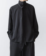 画像をギャラリービューアに読み込む, ato(アトウ)のCREPE DE CHINE  SHORT SCARF SHIRT - BLACKの公式通販サイトsession福岡セレクトショップ
