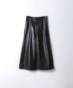 画像をギャラリービューアに読み込む, ato(アトウ)のSYNTHETIC LEATHER WIDE FLAIR PANTS - BLACKの公式通販サイトsession福岡セレクトショップ

