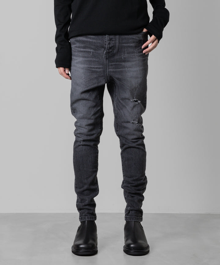 ato(アトウ)の23awコレクションのDAMAGED STRETCH SARROUEL DENIM PANTSのBLACK