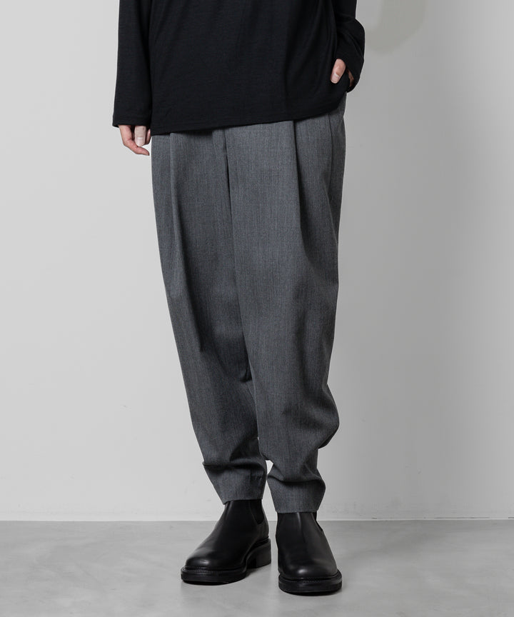 ato(アトウ)のWOOL 2TACK TAPERED PANTSのCHARCOAL