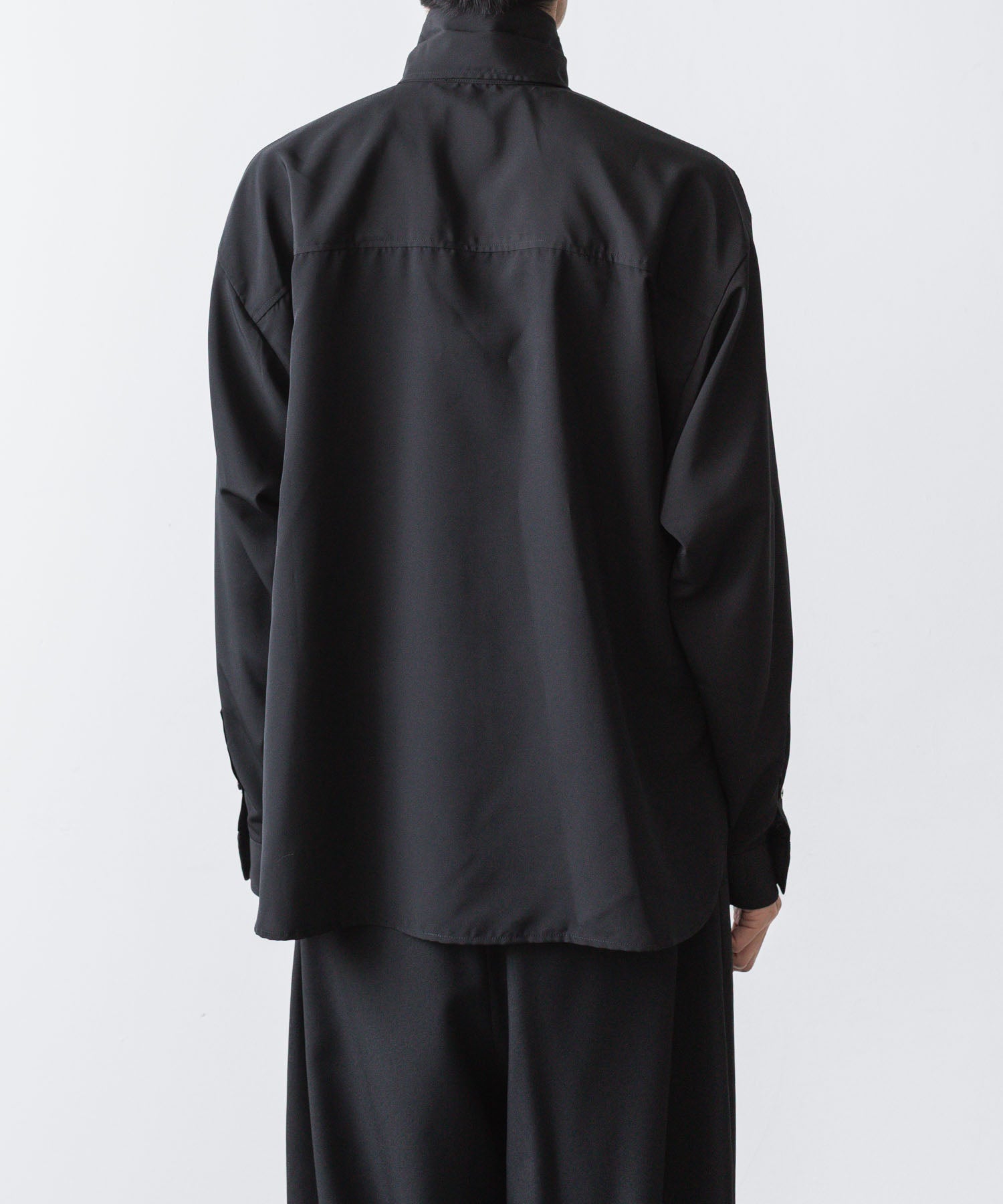 ato(アトウ)のCREPE DE CHINE  SHORT SCARF SHIRT - BLACKの公式通販サイトsession福岡セレクトショップ