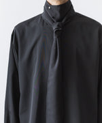 画像をギャラリービューアに読み込む, ato(アトウ)のCREPE DE CHINE  SHORT SCARF SHIRT - BLACKの公式通販サイトsession福岡セレクトショップ
