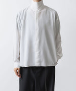 画像をギャラリービューアに読み込む, ato(アトウ)のCREPE DE CHINE  SHORT SCARF SHIRT - WHITEの公式通販サイトsession福岡セレクトショップ
