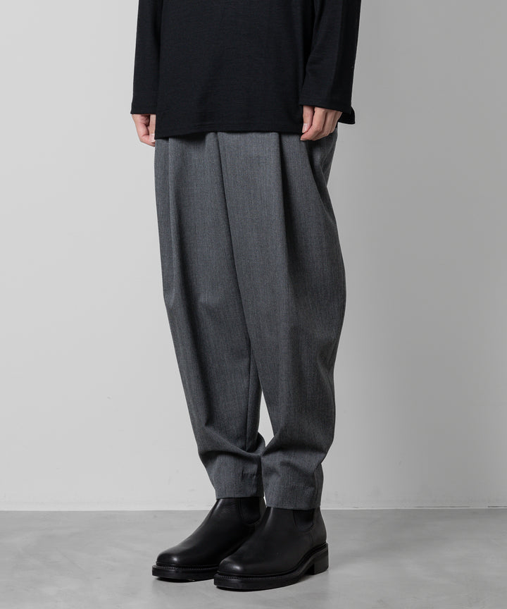 ato(アトウ)のWOOL 2TACK TAPERED PANTSのCHARCOAL