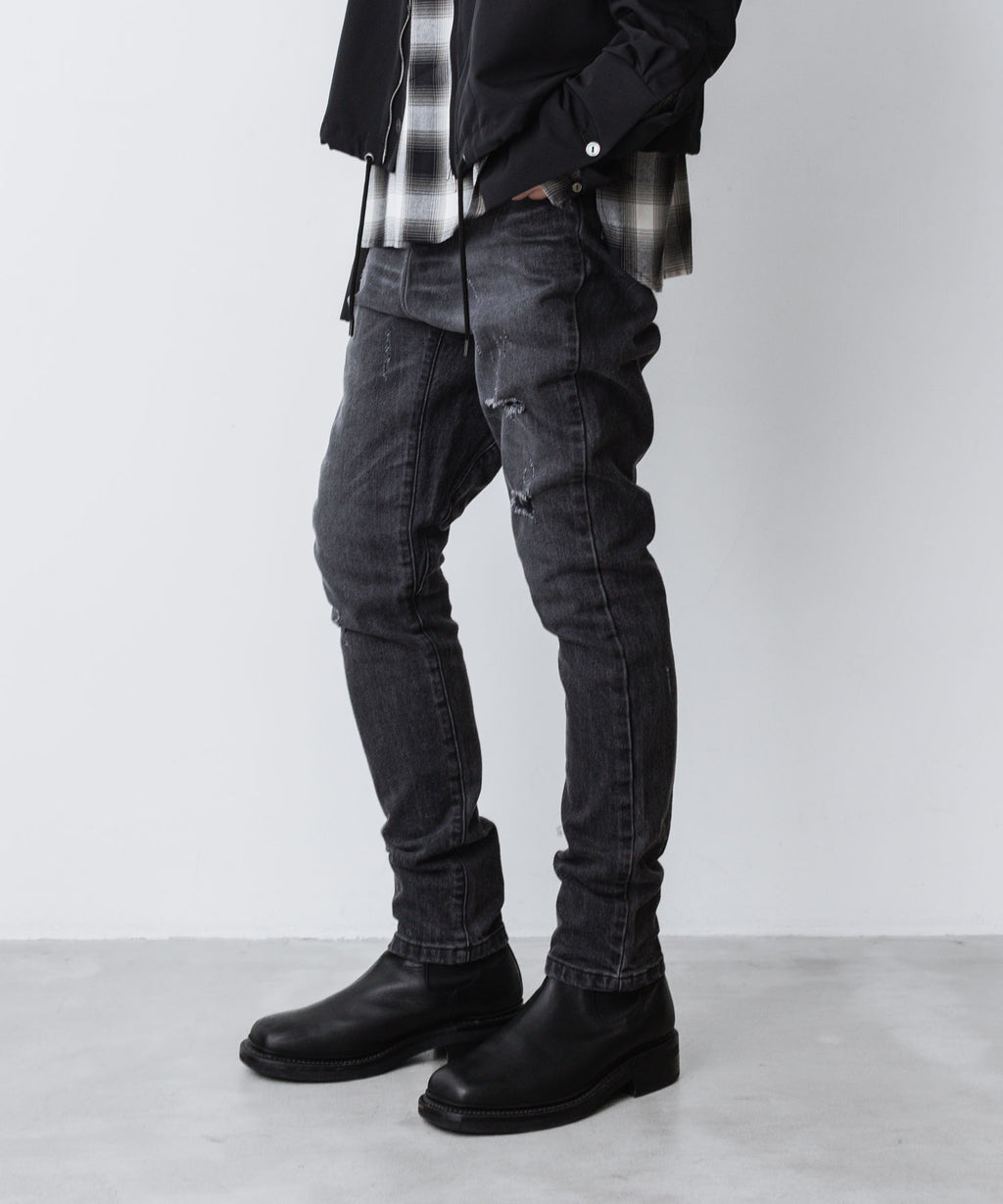 ato(アトウ)の23awコレクションのDAMAGED STRETCH SARROUEL DENIM PANTSのBLACK