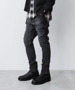 画像をギャラリービューアに読み込む, ato(アトウ)の23awコレクションのDAMAGED STRETCH SARROUEL DENIM PANTSのBLACK
