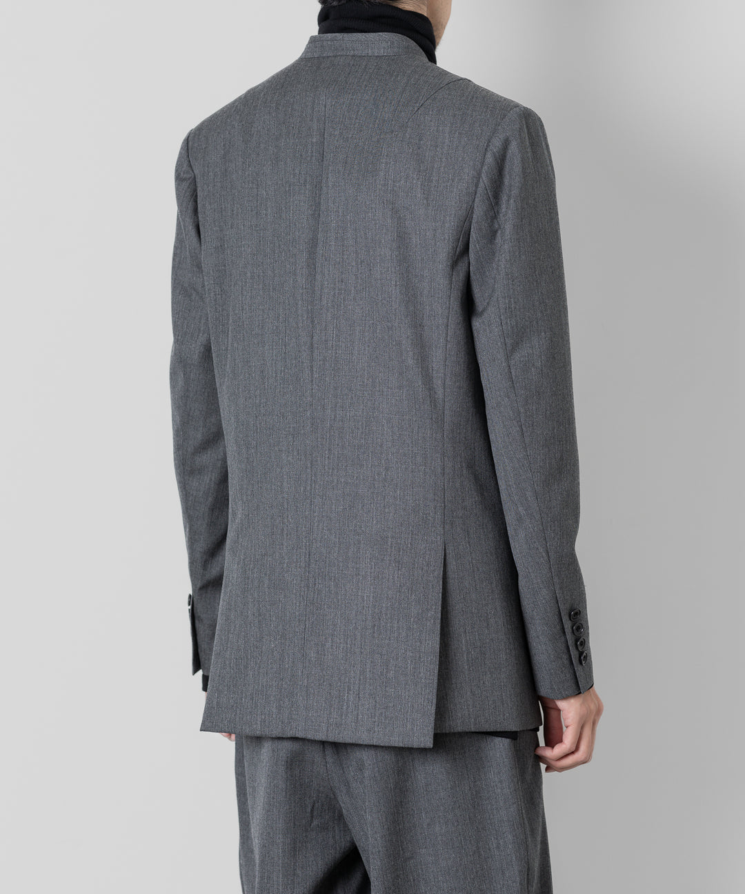 ato(アトウ)のWOOL TWILL NO COLLAR JACKETのCHARCOAL