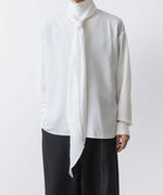 画像をギャラリービューアに読み込む, ato(アトウ)のCREPE DE CHINE  SHORT SCARF SHIRT - WHITEの公式通販サイトsession福岡セレクトショップ
