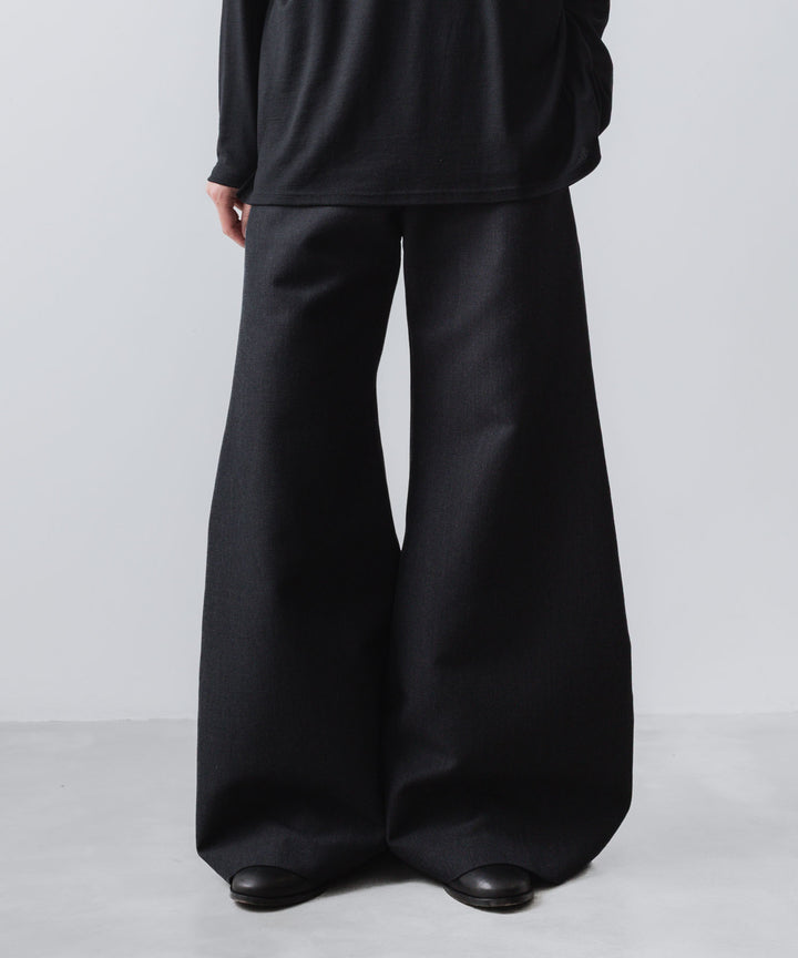 ato(アトウ)のRECYCLE POLYESTER/WOOL WIDE FLAIR PANTS - BLACKの公式通販サイトsession福岡セレクトショップ
