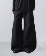 画像をギャラリービューアに読み込む, ato(アトウ)のRECYCLE POLYESTER/WOOL WIDE FLAIR PANTS - BLACKの公式通販サイトsession福岡セレクトショップ
