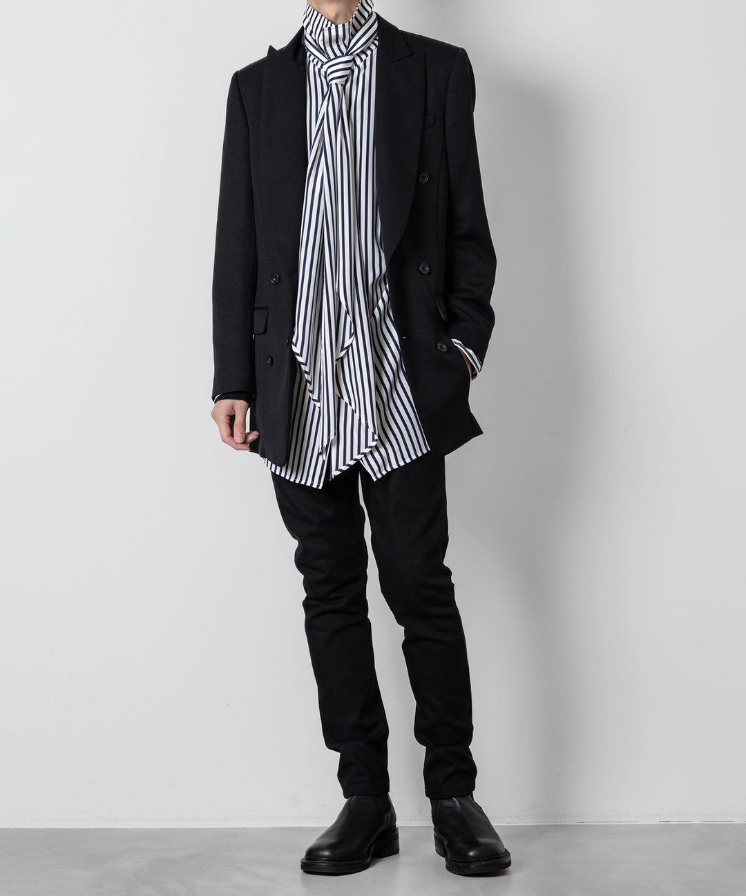 ato(アトウ)のSTRETCH DENIM SARROUEL PANTSのBLACK
