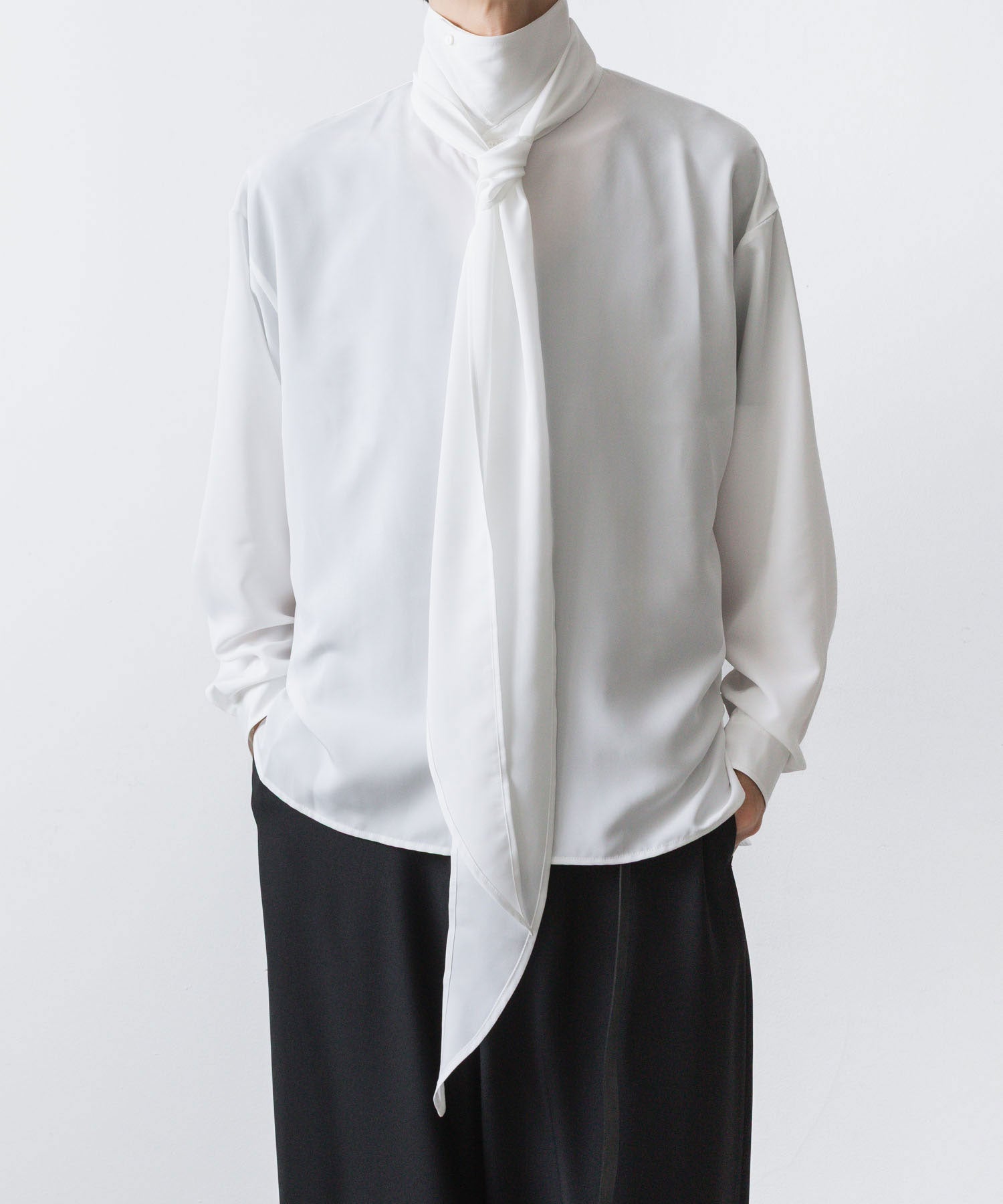 ato(アトウ)のCREPE DE CHINE  SHORT SCARF SHIRT - WHITEの公式通販サイトsession福岡セレクトショップ
