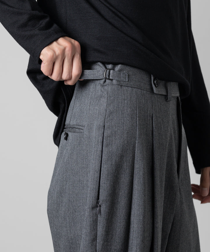 ato(アトウ)のWOOL 2TACK TAPERED PANTSのCHARCOAL