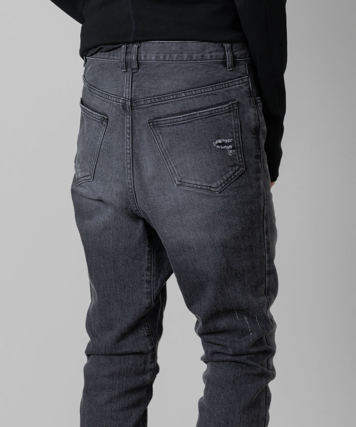 ato(アトウ)の23awコレクションのDAMAGED STRETCH SARROUEL DENIM PANTSのBLACK