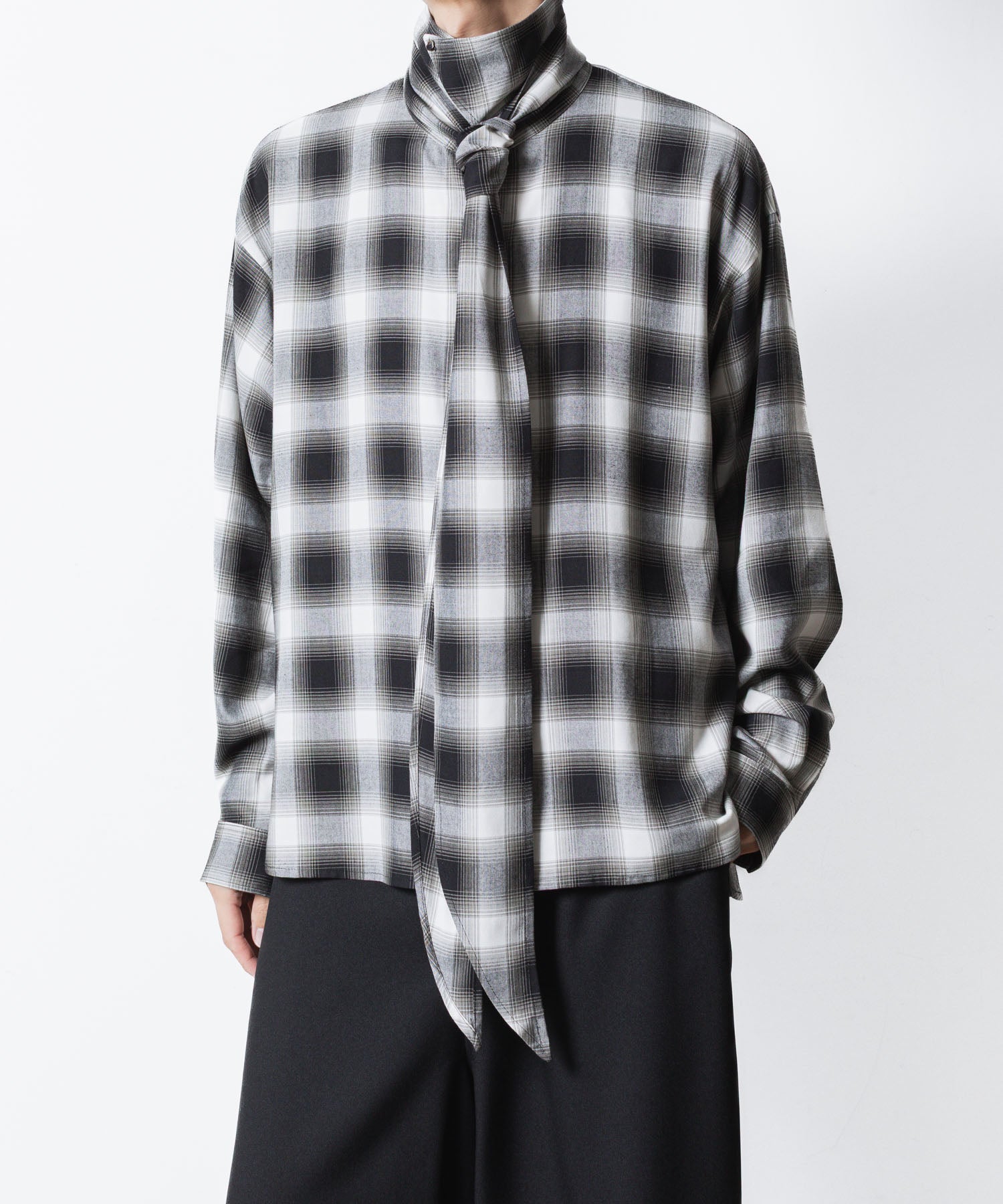 ato(アトウ)のOMBRE-CHECK SHORT SCARF SHIRT - BLACKの公式通販サイトsession福岡セレクトショップ