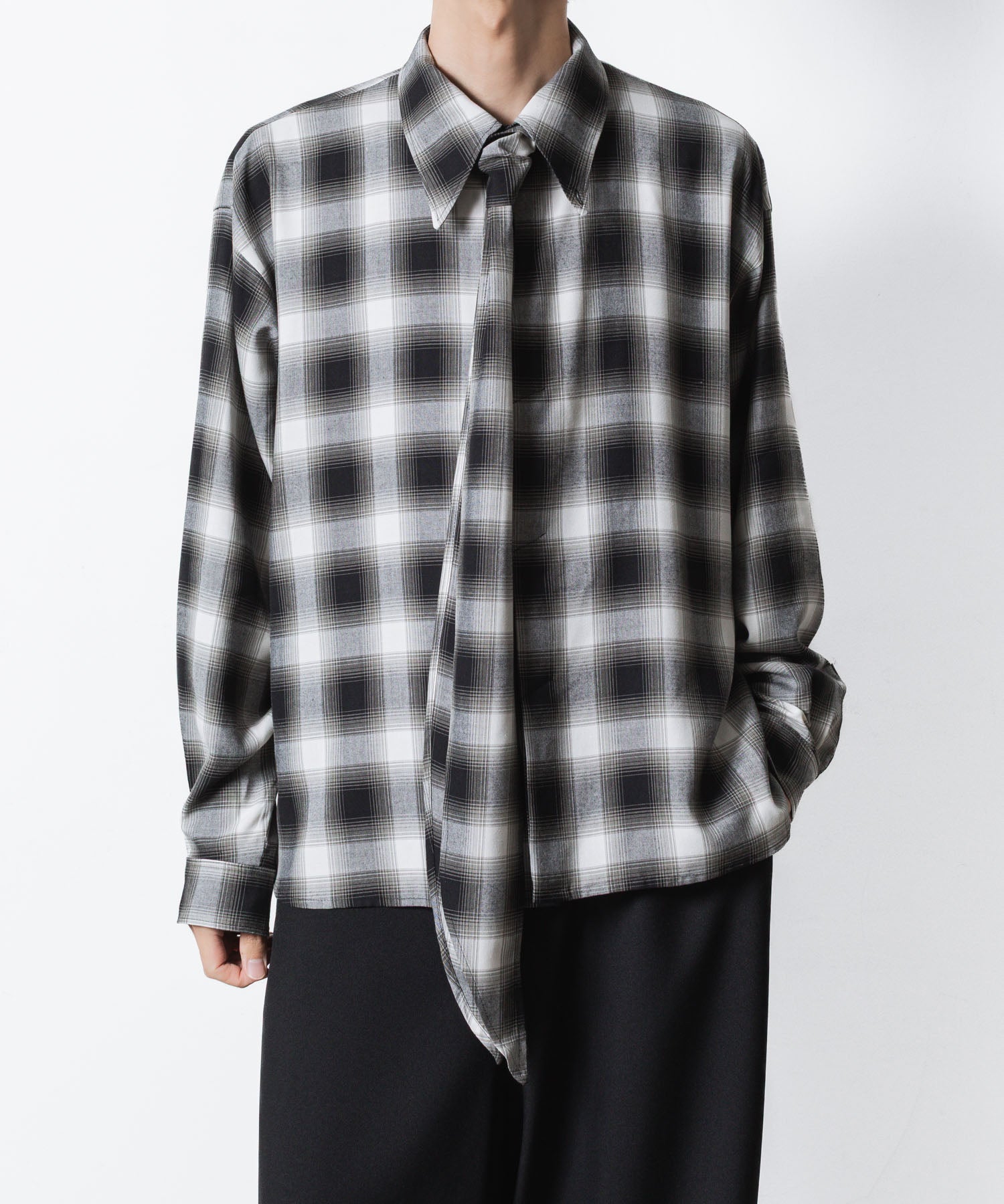 ato(アトウ)のOMBRE-CHECK SHORT SCARF SHIRT - BLACKの公式通販サイトsession福岡セレクトショップ