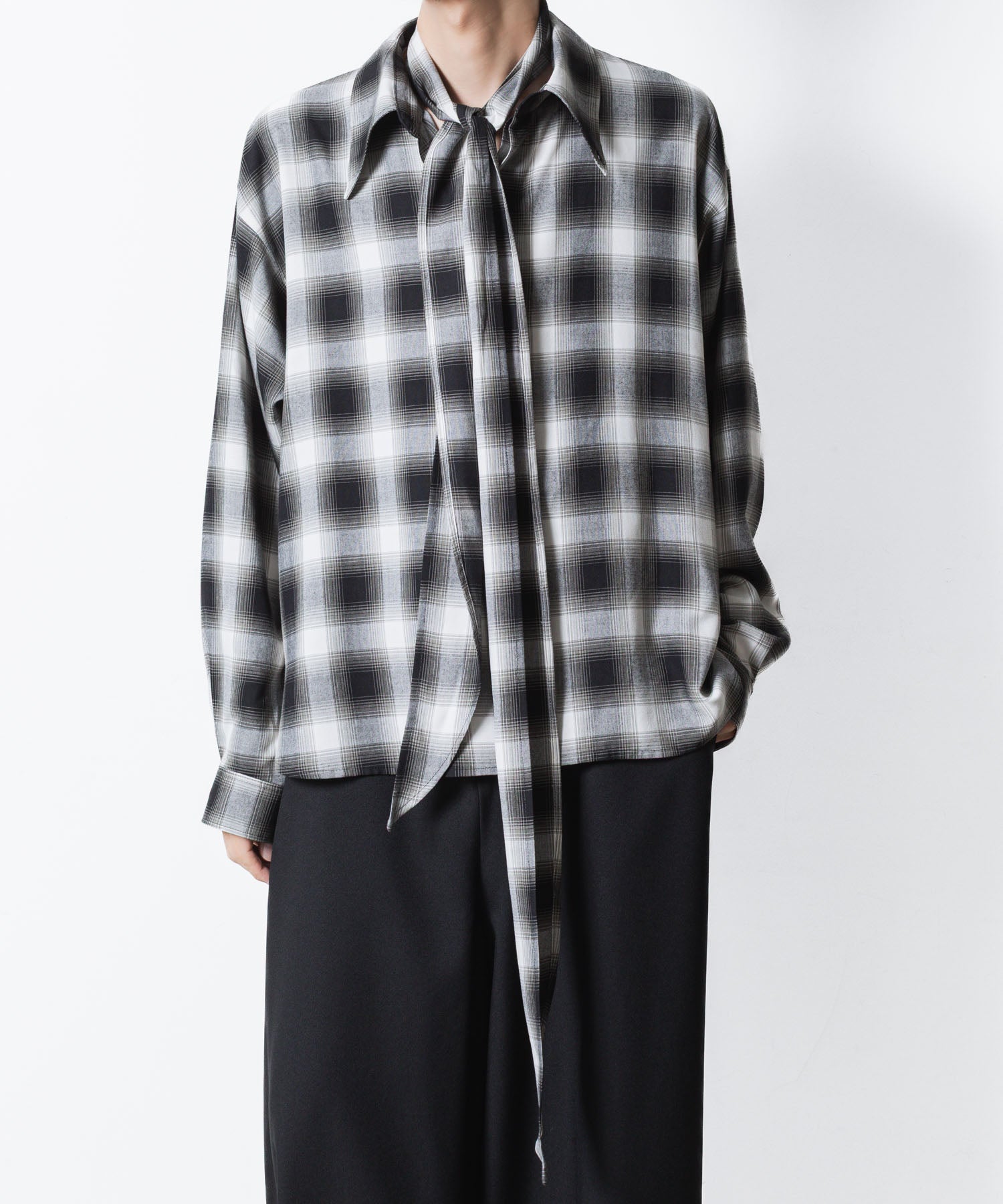 ato(アトウ)のOMBRE-CHECK SHORT SCARF SHIRT - BLACKの公式通販サイトsession福岡セレクトショップ