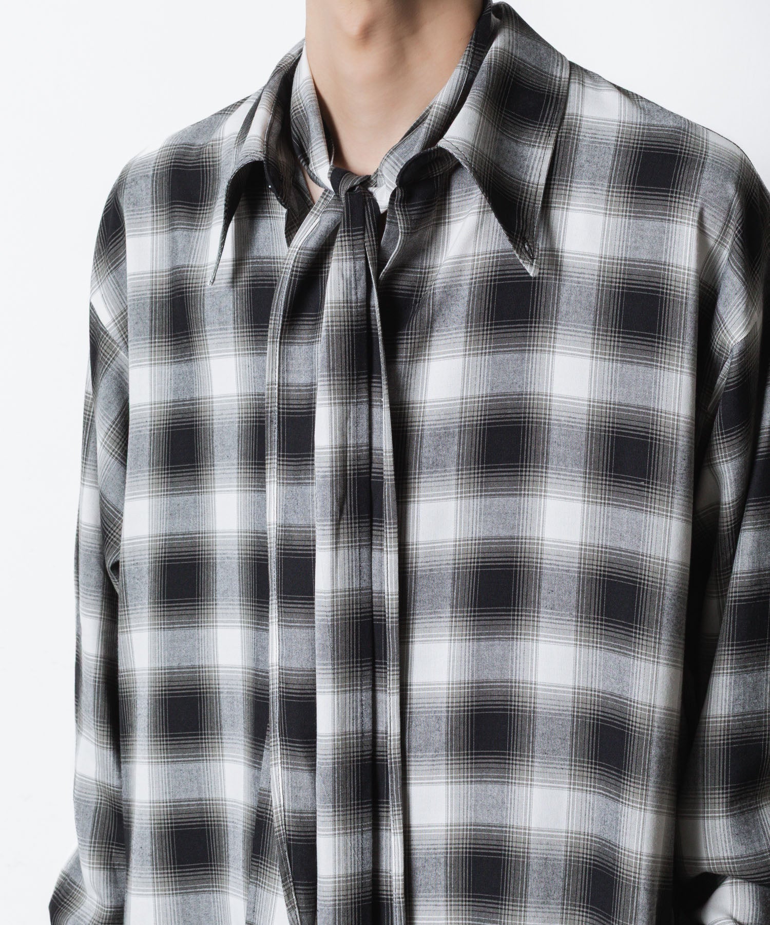 ato(アトウ)のOMBRE-CHECK SHORT SCARF SHIRT - BLACKの公式通販サイトsession福岡セレクトショップ