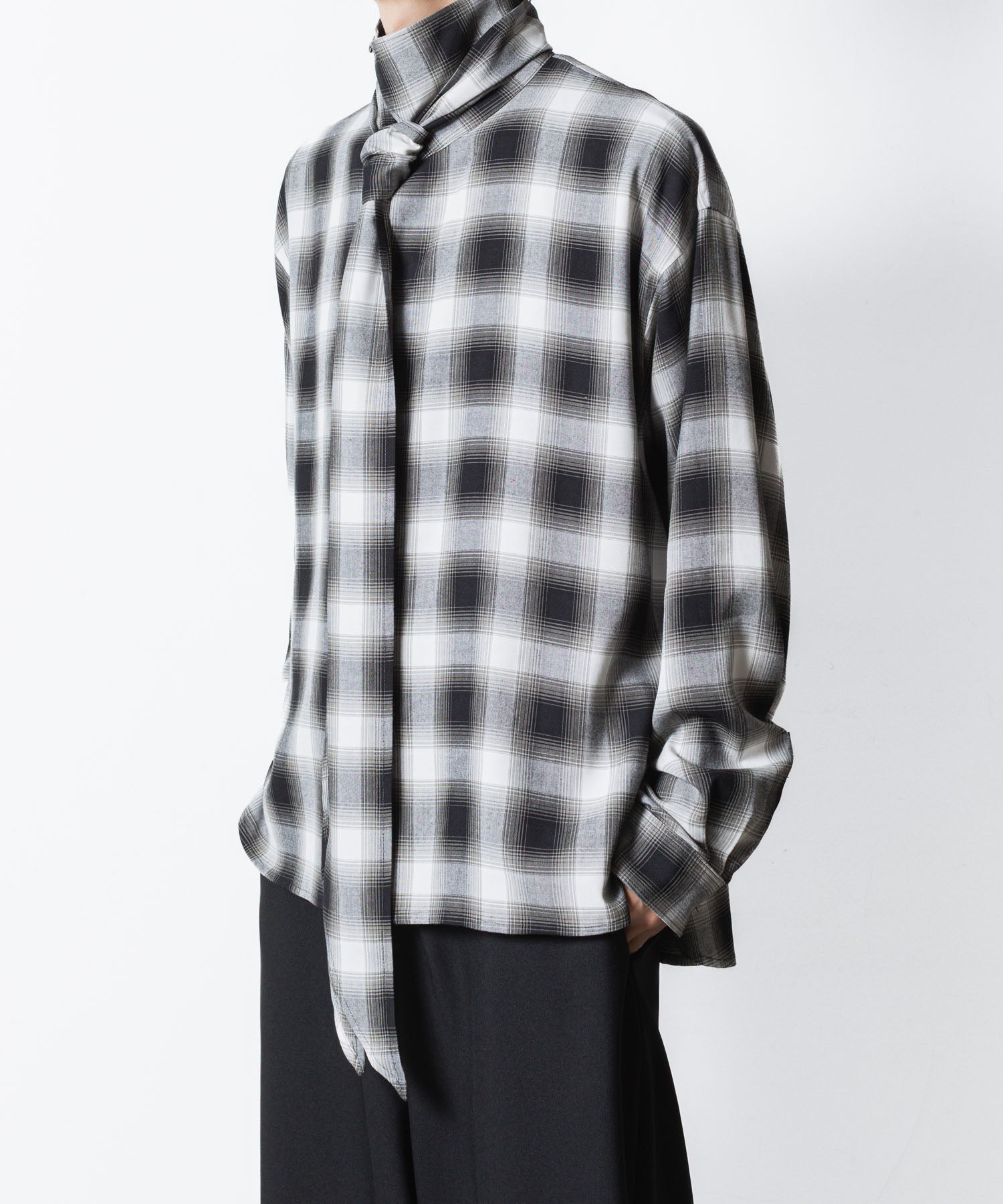 ato(アトウ)のOMBRE-CHECK SHORT SCARF SHIRT - BLACKの公式通販サイトsession福岡セレクトショップ