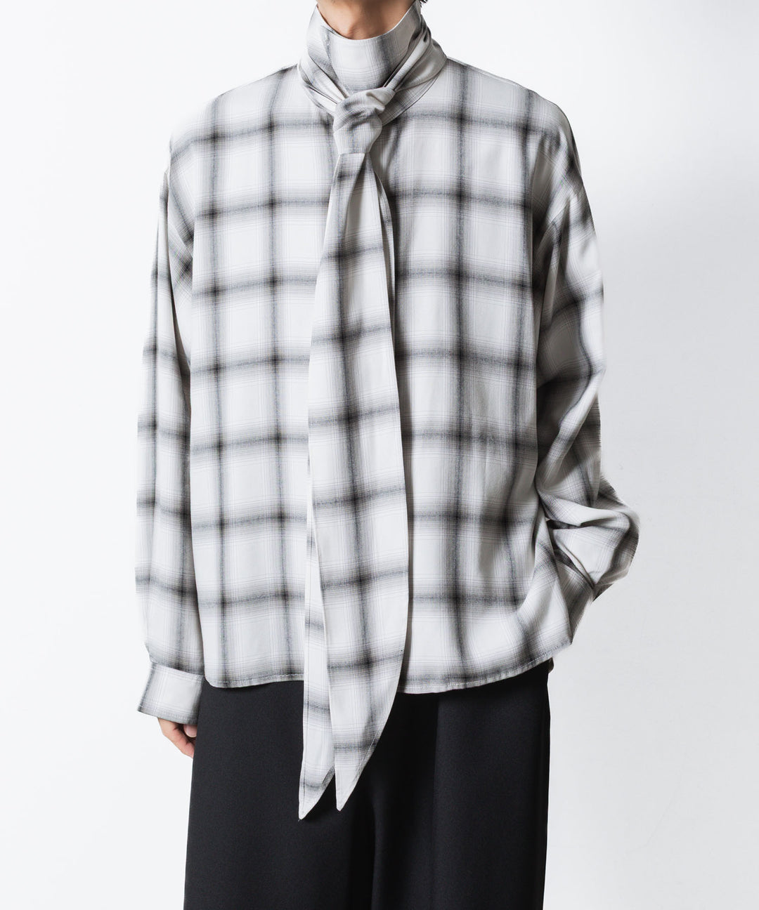 ato(アトウ)のOMBRE-CHECK SHORT SCARF SHIRT - WHITEの公式通販サイトsession福岡セレクトショップ