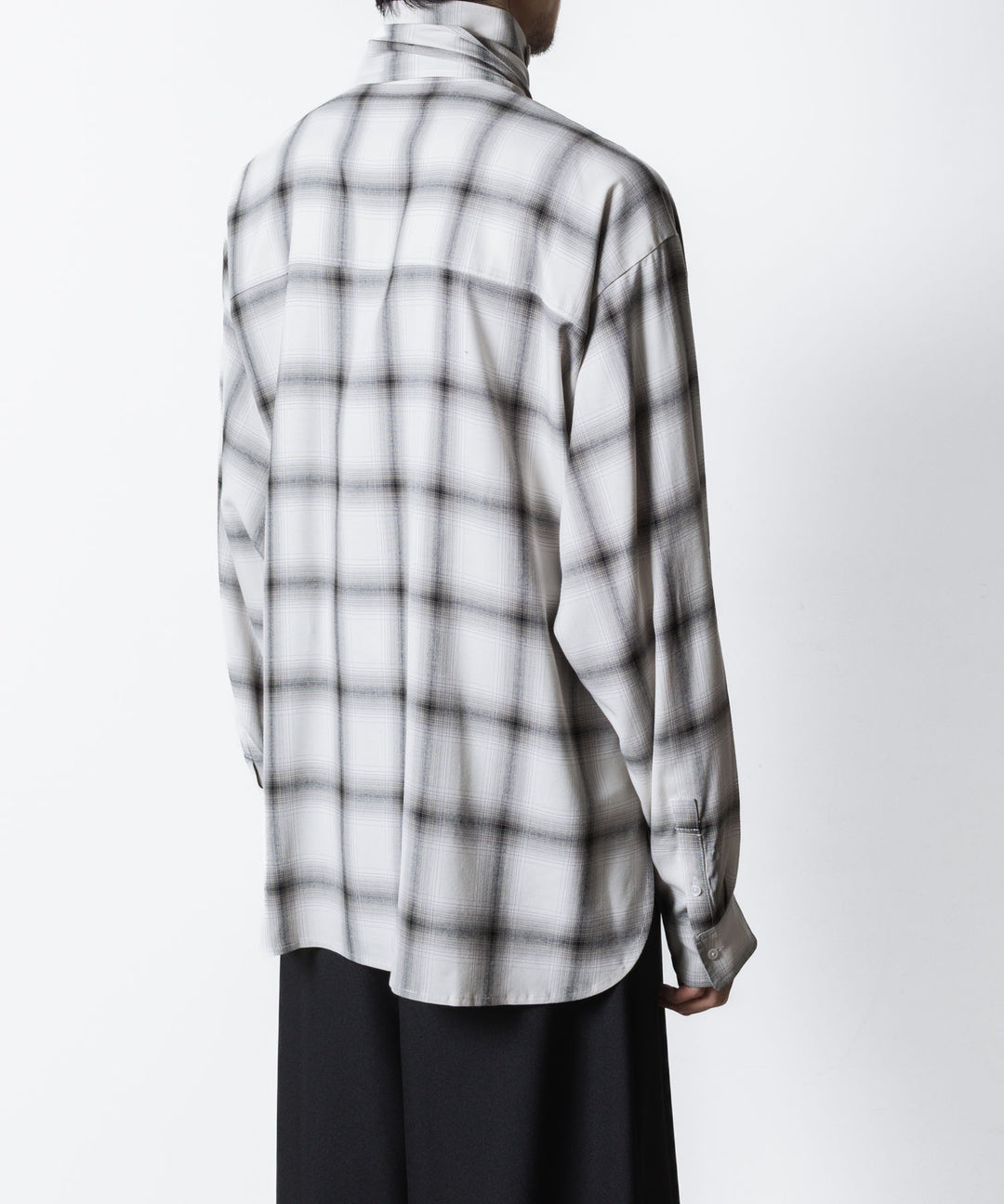 ato(アトウ)のOMBRE-CHECK SHORT SCARF SHIRT - WHITEの公式通販サイトsession福岡セレクトショップ