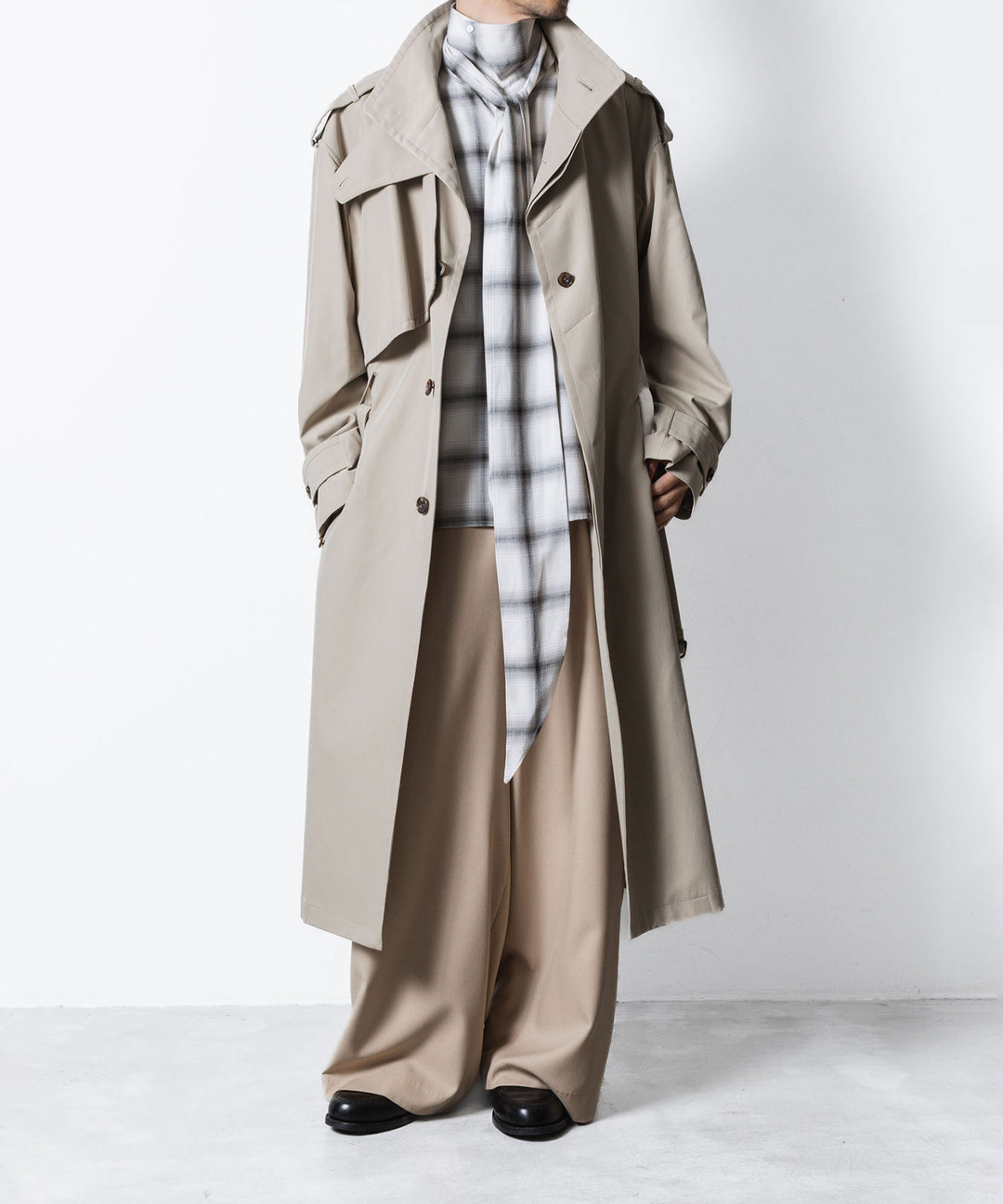 ato(アトウ)のOMBRE-CHECK SHORT SCARF SHIRT - WHITEの公式通販サイトsession福岡セレクトショップ