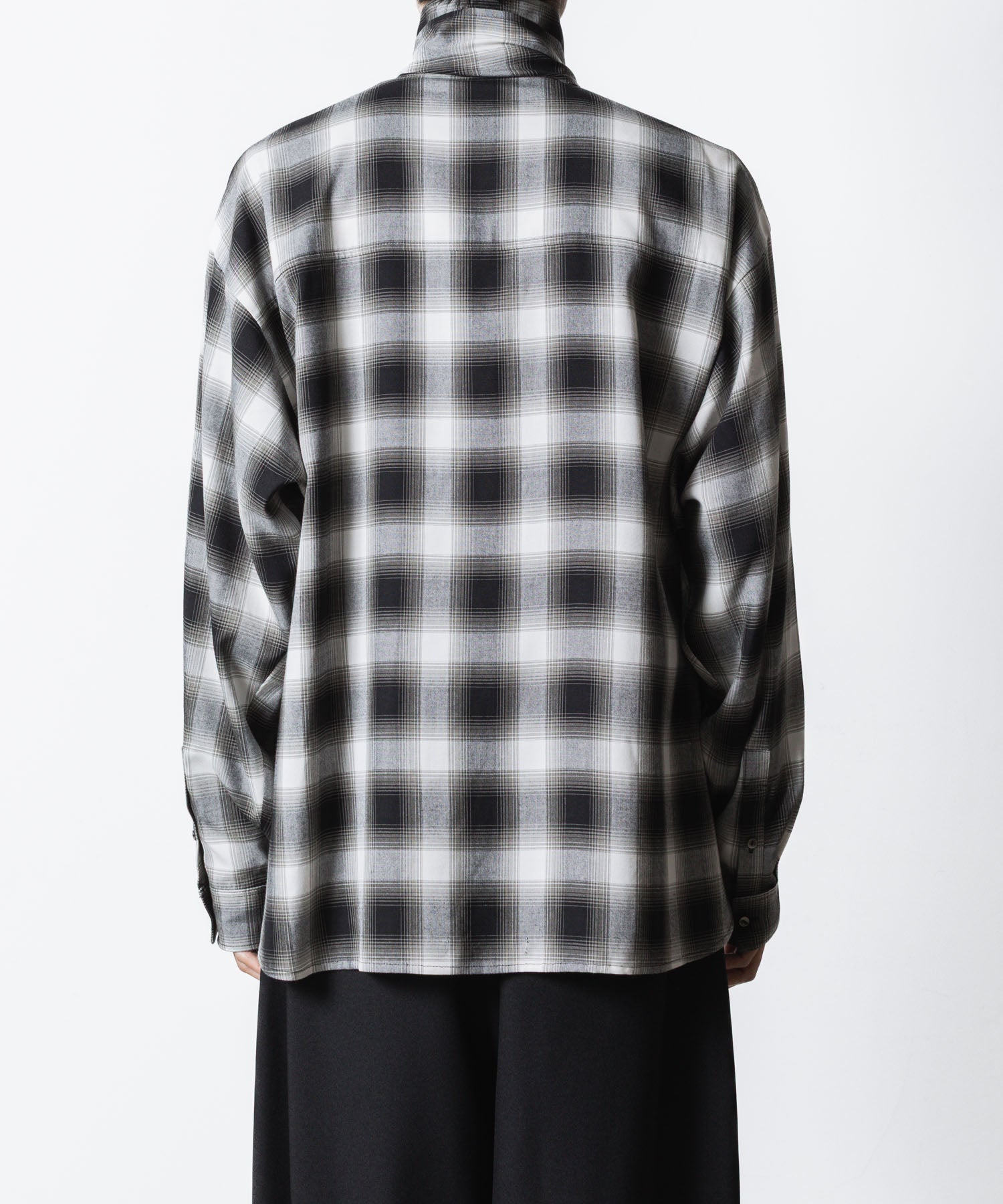 ato(アトウ)のOMBRE-CHECK SHORT SCARF SHIRT - BLACKの公式通販サイトsession福岡セレクトショップ