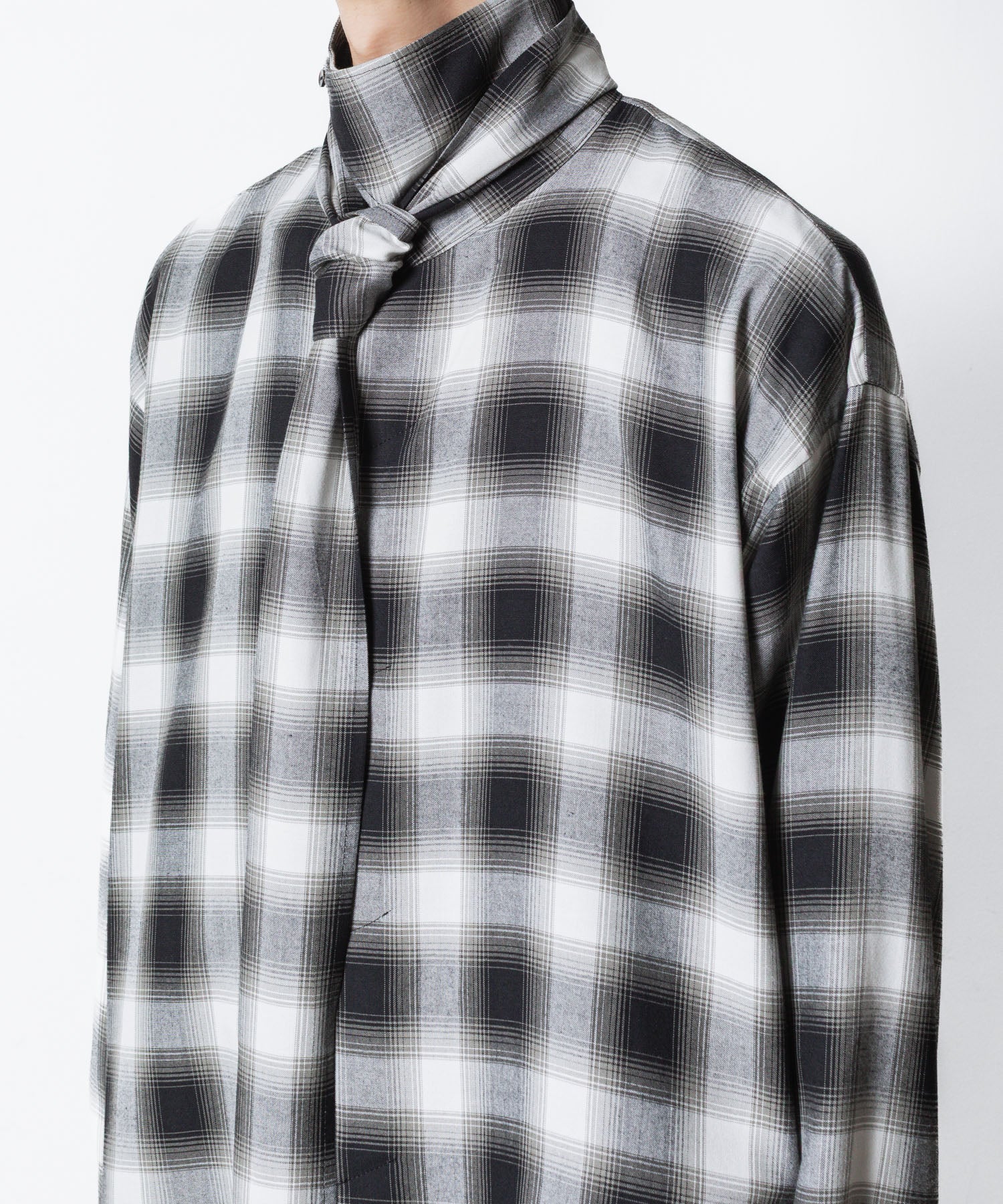 ato(アトウ)のOMBRE-CHECK SHORT SCARF SHIRT - BLACKの公式通販サイトsession福岡セレクトショップ