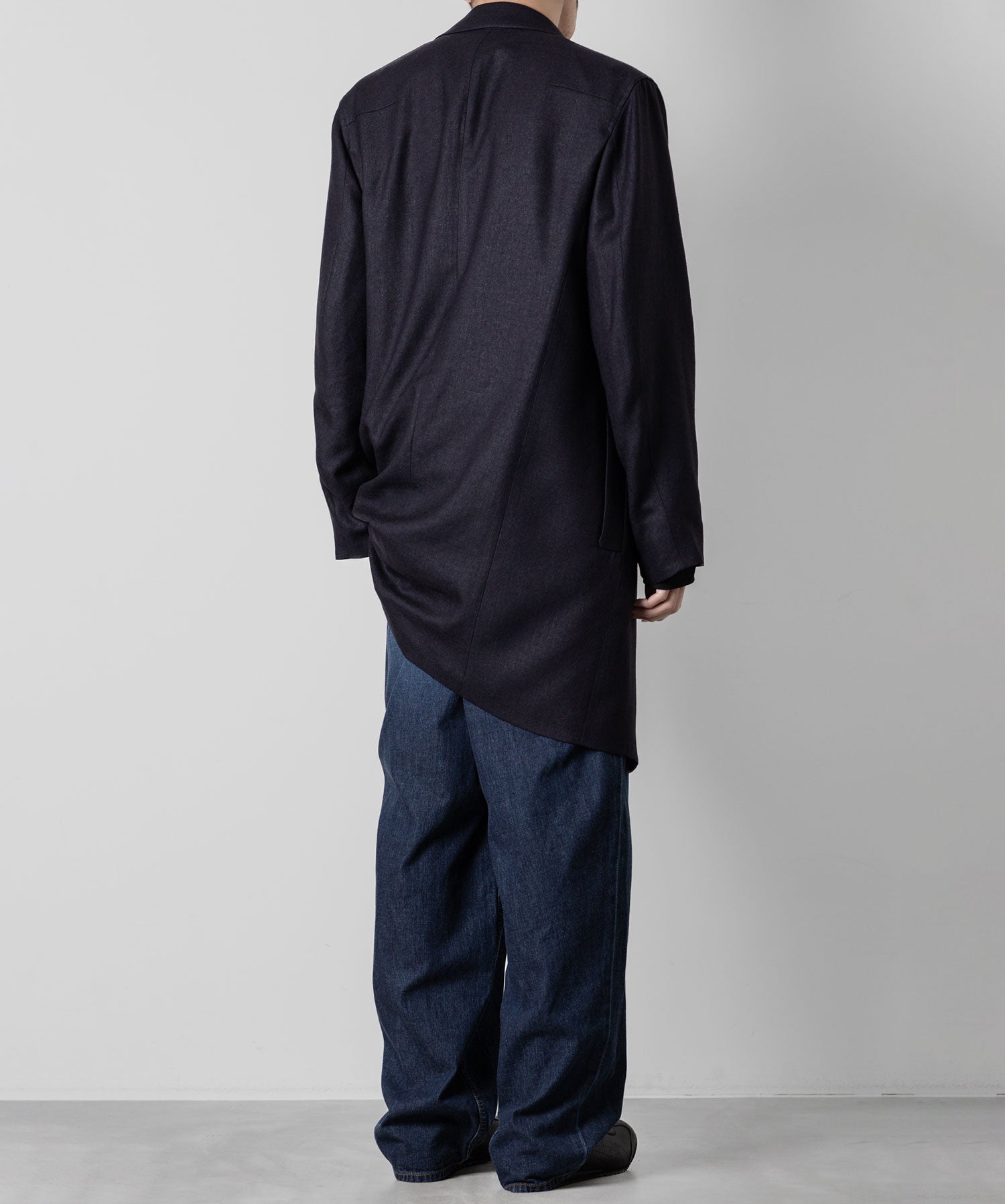 ato(アトウ)のWASHED WIDE DENIMのNAVY
