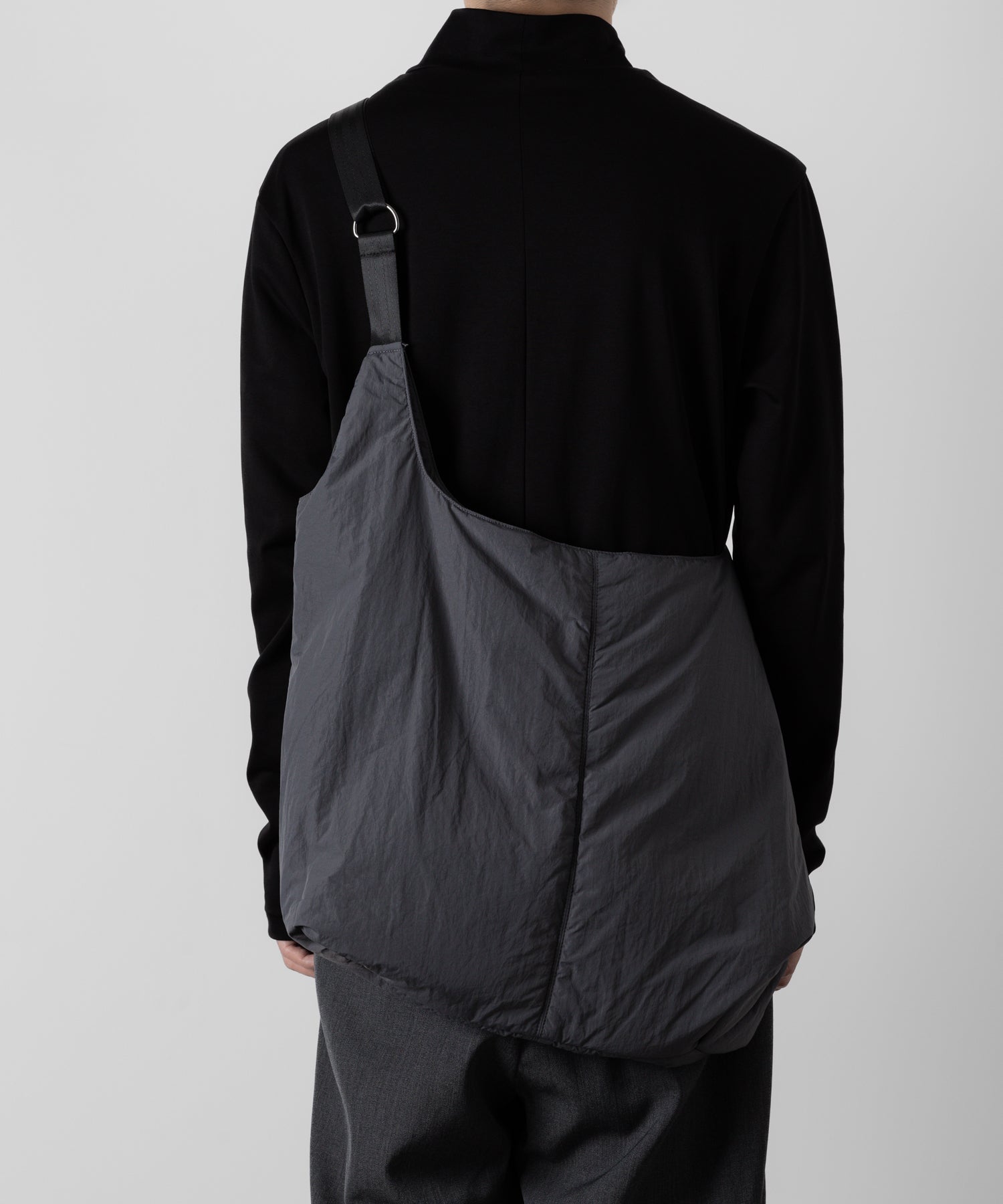 【ATTACHMENT】ATTACHMENT アタッチメントの- 限定 - PADDING NYLON WEATHER SHOULDER SHOPPING BAG - D.GRAY 公式通販サイトsession福岡セレクトショップ