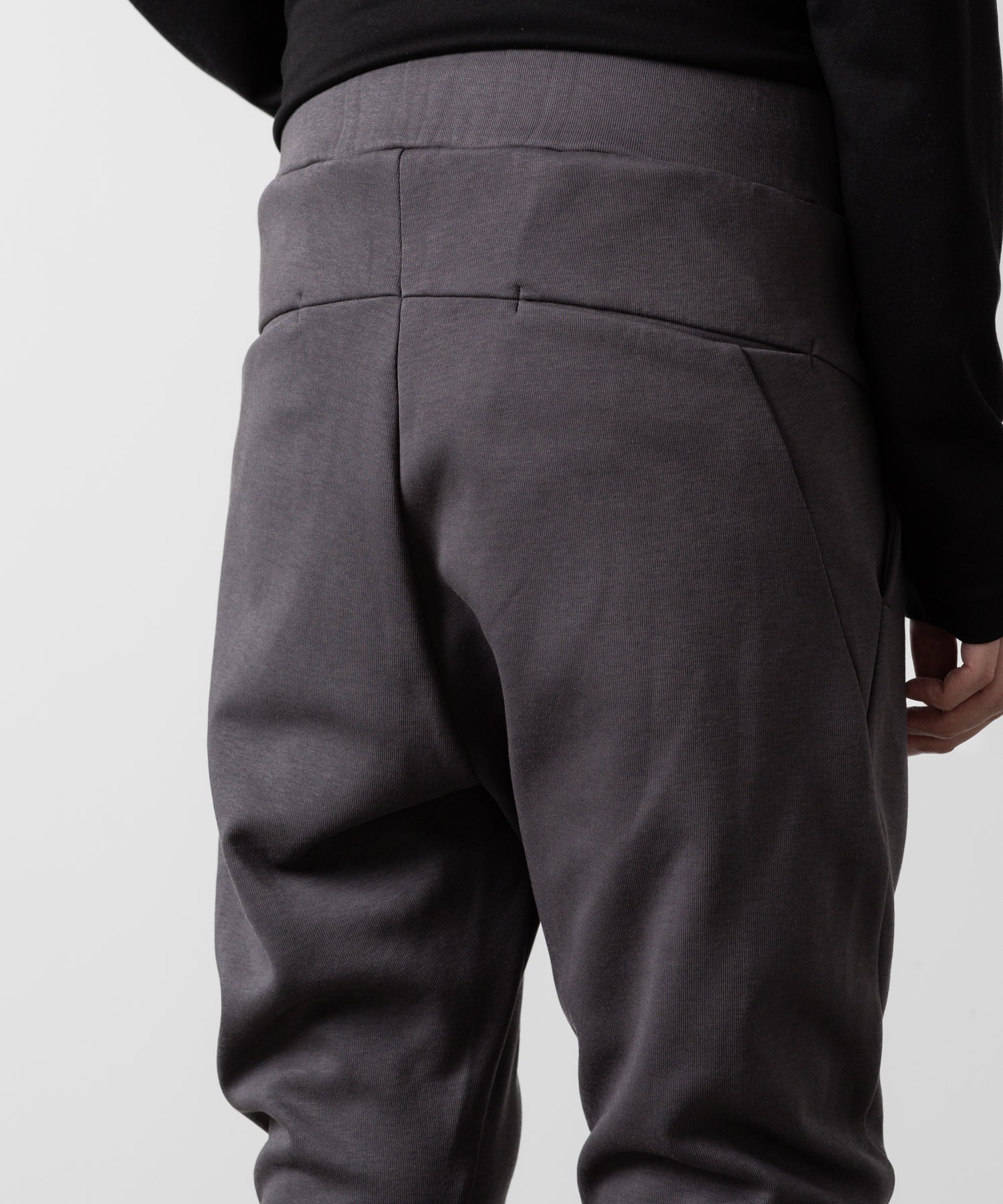 ATTACHMENT アタッチメントのCO/PE DOUBLE KNIT THREE DIMENSIONAL JOGGER PANTS - D.GRAY 公式通販サイトsession福岡セレクトショップ