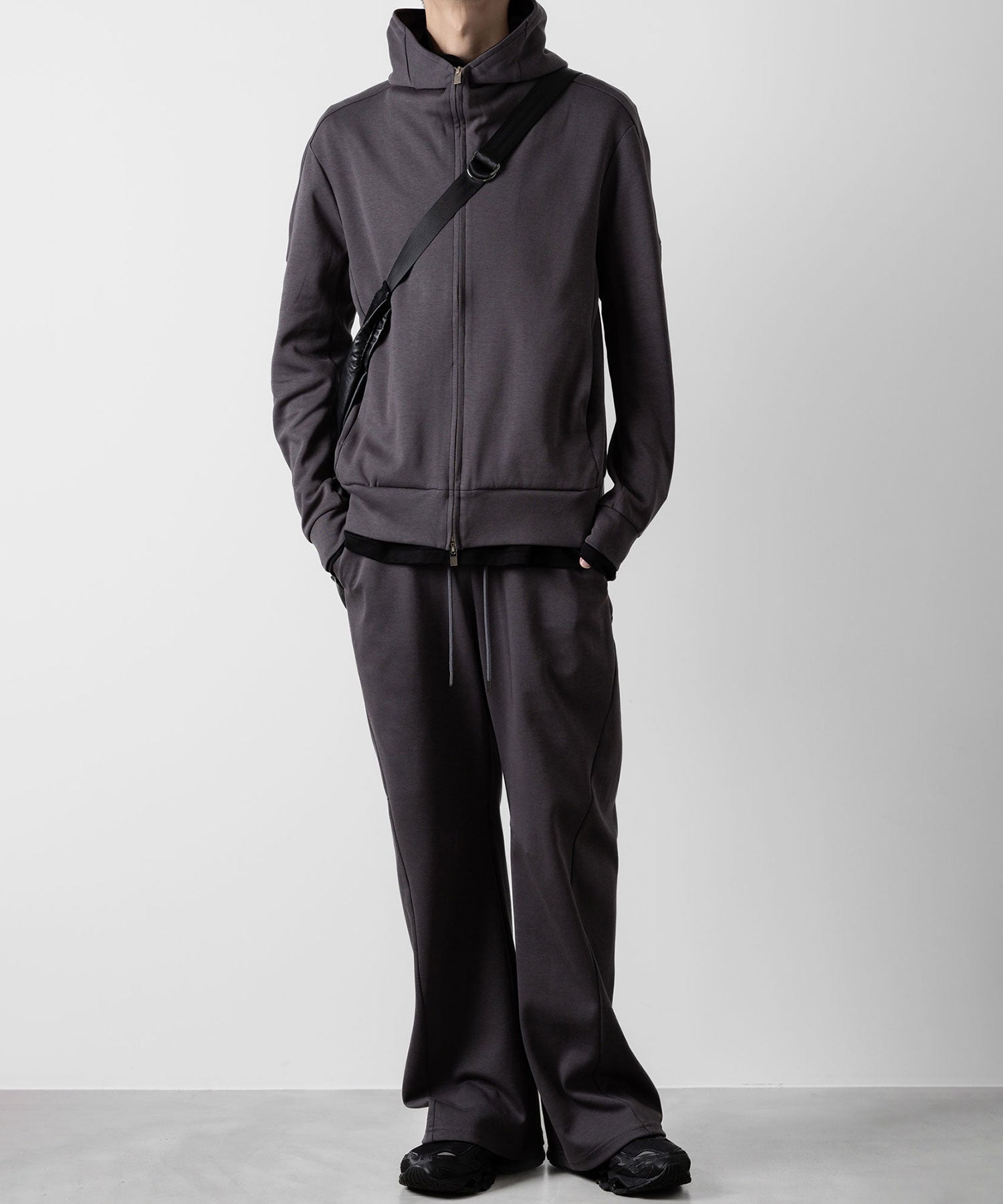 ATTACHMENT アタッチメントのCO/PE DOUBLE KNIT THREE DIMENSIONAL WIDE PANTS - D.GRAY 公式通販サイトsession福岡セレクトショップ