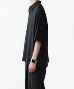 画像をギャラリービューアに読み込む, ATTACHMENT / EXCLUSIVE ITEMアタッチメントのPE LIGHT TROPICAL DOLMAN SLEEVE REGULAR COLLAR SHIRT S/S - BLACKの公式通販サイトsession福岡セレクトショップ
