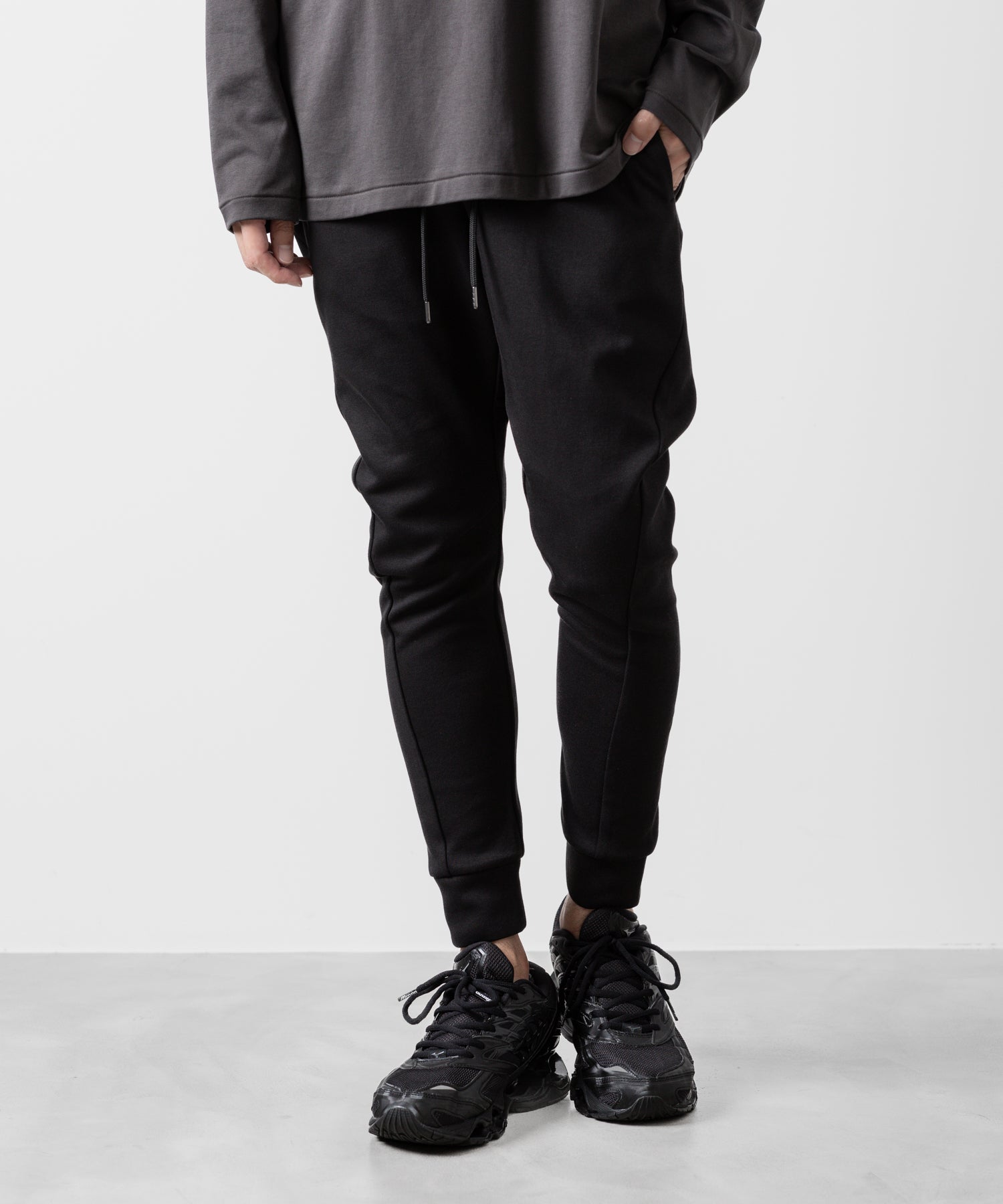 ATTACHMENT アタッチメントのCO/PE DOUBLE KNIT THREE DIMENSIONAL JOGGER PANTS - BLACK 公式通販サイトsession福岡セレクトショップ