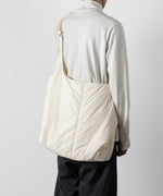 画像をギャラリービューアに読み込む, 【ATTACHMENT】ATTACHMENT アタッチメントの- 限定 - PADDING NYLON WEATHER SHOULDER SHOPPING BAG - OFF WHITE 公式通販サイトsession福岡セレクトショップ
