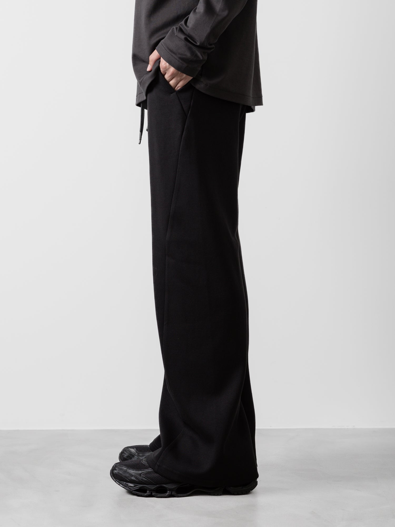 ATTACHMENT アタッチメントのCO/PE DOUBLE KNIT THREE DIMENSIONAL WIDE PANTS - BLACK 公式通販サイトsession福岡セレクトショップ