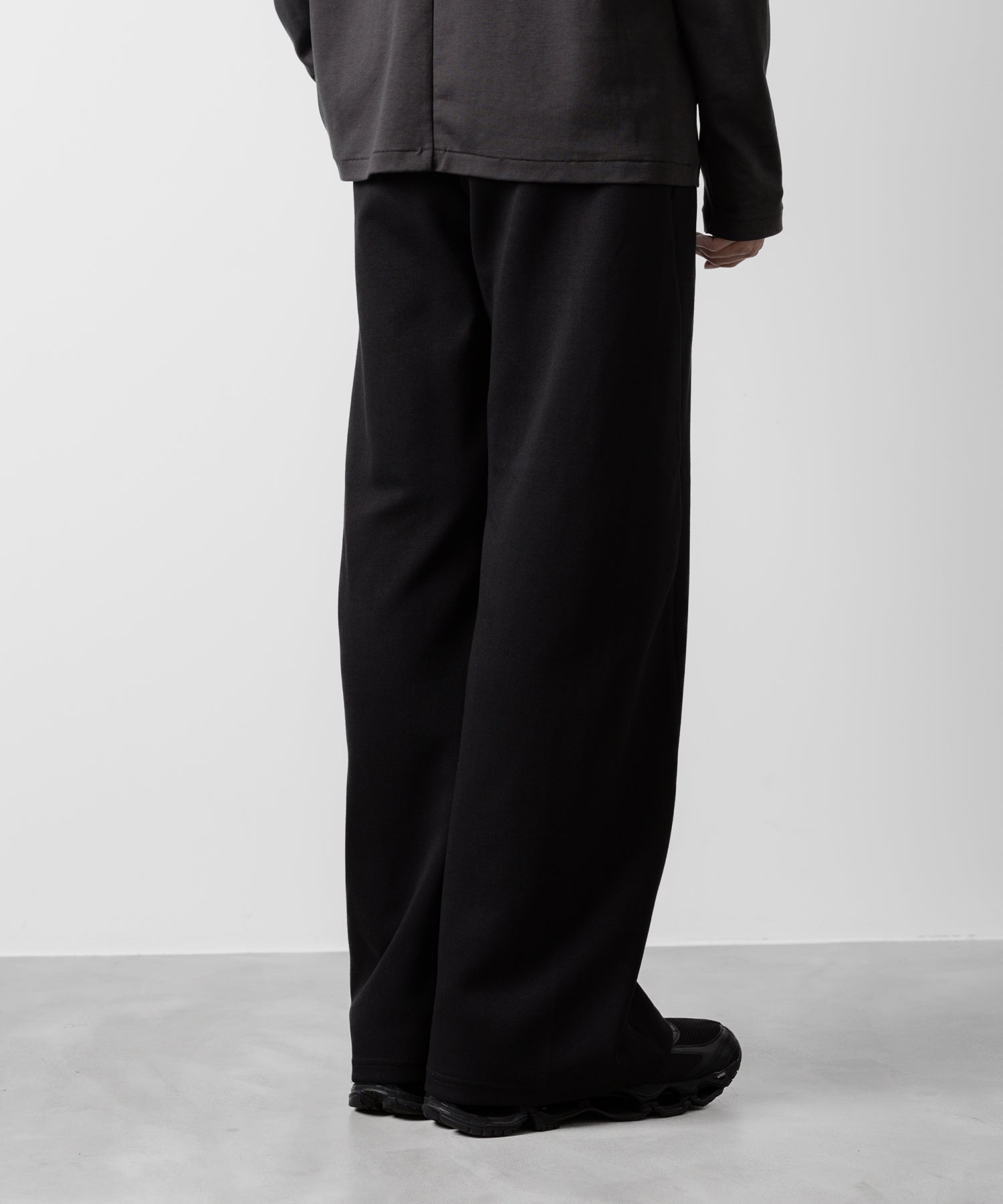 ATTACHMENT アタッチメントのCO/PE DOUBLE KNIT THREE DIMENSIONAL WIDE PANTS - BLACK 公式通販サイトsession福岡セレクトショップ