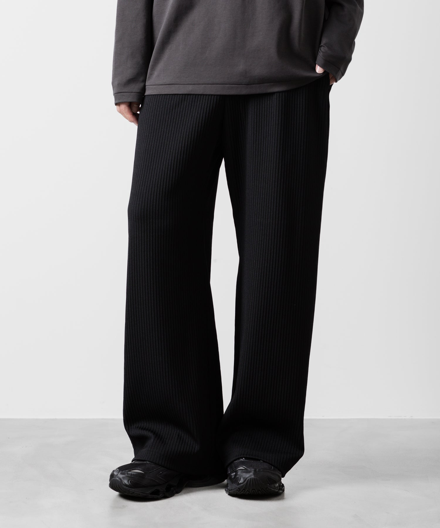 ATTACHMENT アタッチメントのPE STRETCH RIB WIDE LOUNGE TROUSERS - BLACK 公式通販サイトsession福岡セレクトショップ