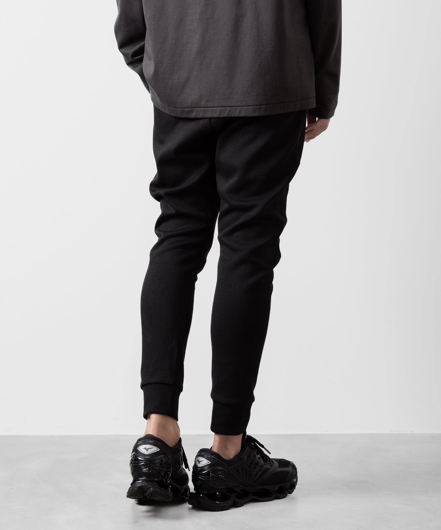 ATTACHMENT アタッチメントのCO/PE DOUBLE KNIT THREE DIMENSIONAL JOGGER PANTS - BLACK 公式通販サイトsession福岡セレクトショップ