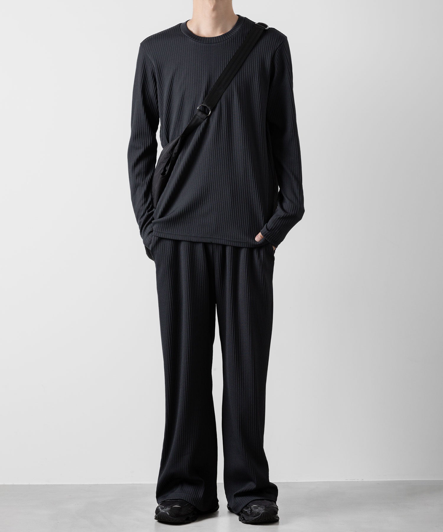 ATTACHMENT アタッチメントのPE STRETCH RIB WIDE LOUNGE TROUSERS - D.GRAY 公式通販サイトsession福岡セレクトショップ