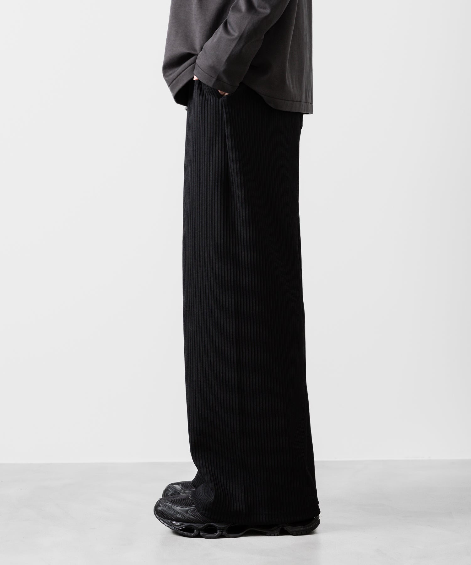 ATTACHMENT アタッチメントのPE STRETCH RIB WIDE LOUNGE TROUSERS - BLACK 公式通販サイトsession福岡セレクトショップ