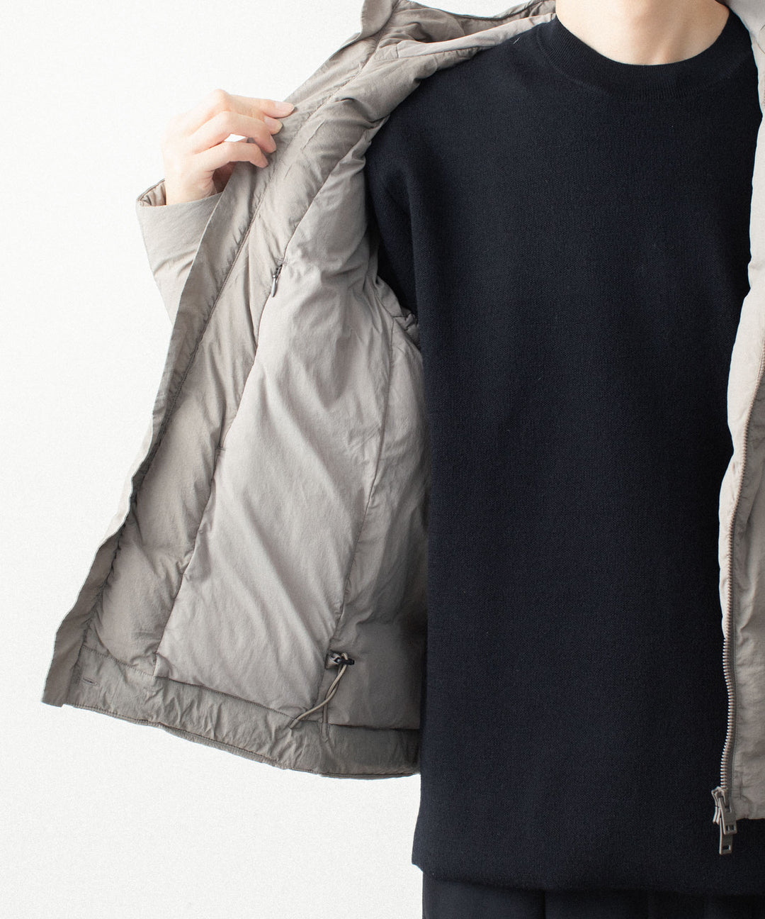 ATTACHMENT アタッチメントのNY TAFFETA HOODED DOWN JACKET - KHAKI GRAYの公式通販サイトsession福岡セレクトショップ