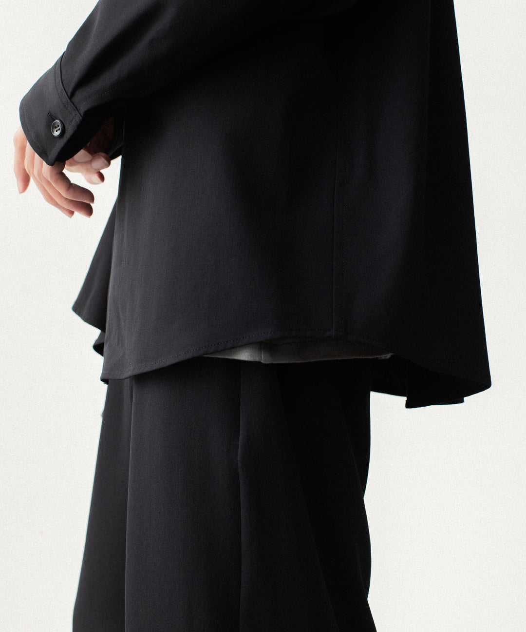 ATTACHMENT アタッチメントのWASHABLE HIGH TWIST GABARDINE UTILITY L/S SHIRT - BLACKの公式通販サイトsession福岡セレクトショップ