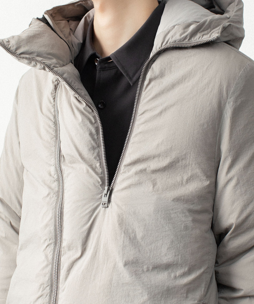 ATTACHMENT アタッチメントのNY TAFFETA HOODED DOWN JACKET - KHAKI GRAYの公式通販サイトsession福岡セレクトショップ