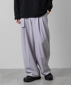 ATTACHMENT(アタッチメント)のPE/RY STRETCH TROPICAL BELTED WIDE TROUSERSのL.PURPLE