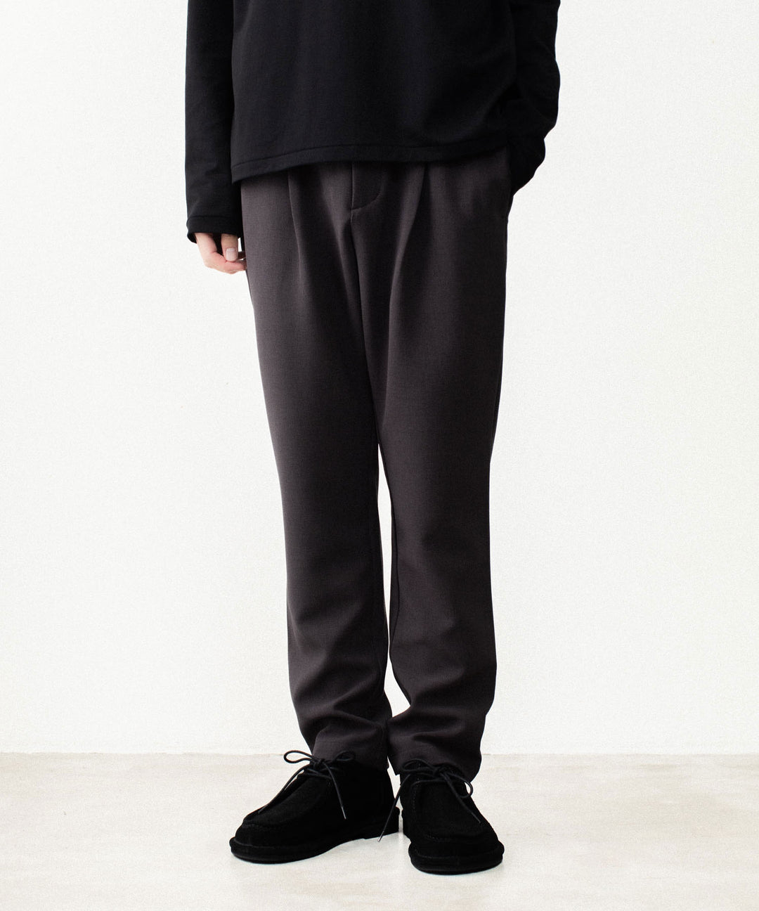 ATTACHMENT アタッチメントのPE STRETCH DOUBLE CLOTH REGULAR FIT 1TUCK TROUSERS - D.KH GRAYの公式通販サイトsession福岡セレクトショップ