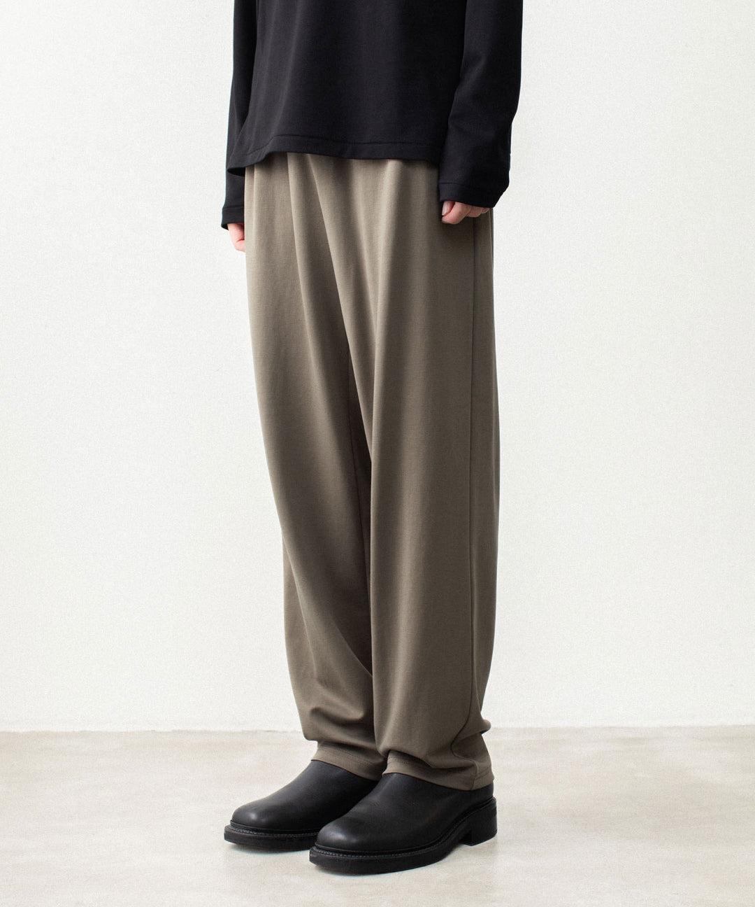 ATTACHMENT アタッチメントのCOTTON DOUBLE FACE LOUNGE TROUSERS - KHAKI GRAYの公式通販サイトsession福岡セレクトショップ
