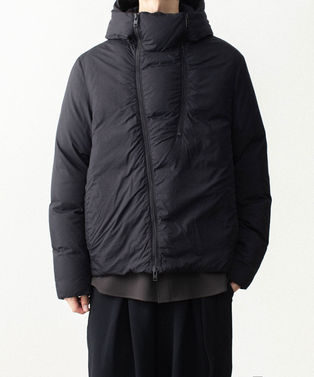 ATTACHMENT アタッチメントのNY TAFFETA HOODED DOWN JACKET - BLACKの公式通販サイトsession福岡セレクトショップ