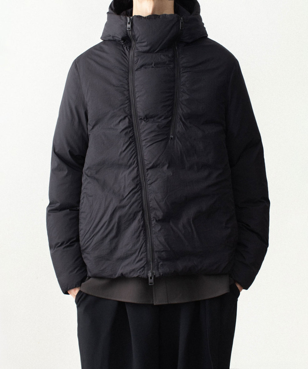 ATTACHMENT アタッチメントのNY TAFFETA HOODED DOWN JACKET - BLACKの公式通販サイトsession福岡セレクトショップ