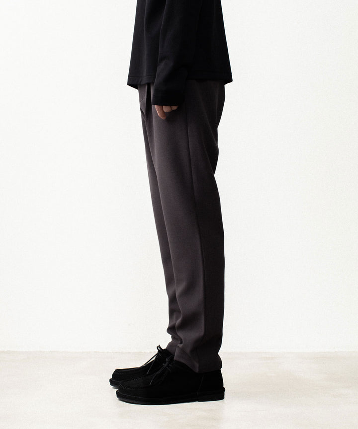 ATTACHMENT アタッチメントのPE STRETCH DOUBLE CLOTH REGULAR FIT 1TUCK TROUSERS - D.KH GRAYの公式通販サイトsession福岡セレクトショップ